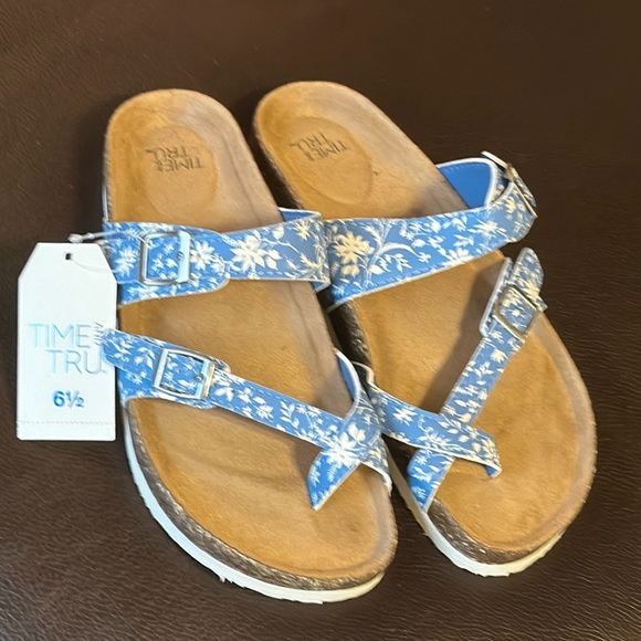 NEW NWT size 6.5 sandals - flowers floral - Picture 1 of 6